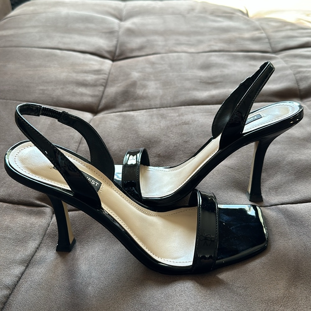Nine West - Picture 3 of 6